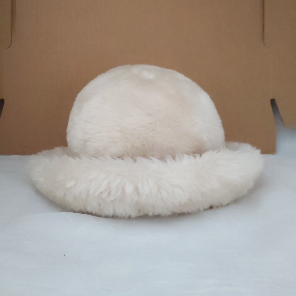 Vintage White Faux Fur Hat KAPS by Glenoit USA